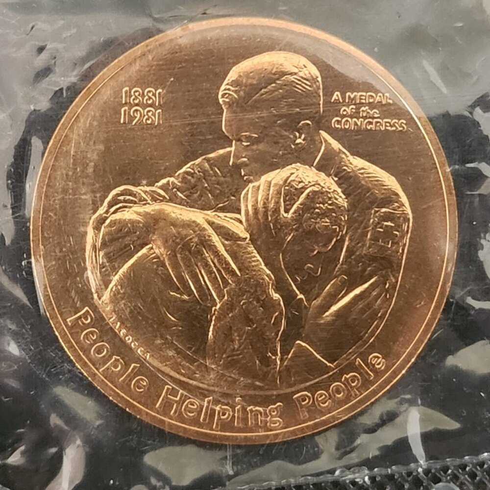 American Red Cross People Helping People 1881-1981 Bronze US Mint Medal